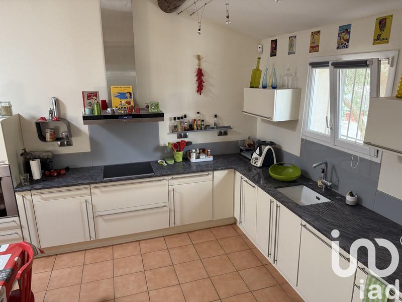 Maison - 230 m² - 10 pièces