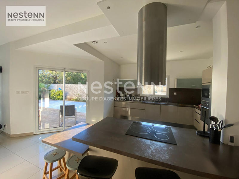 Maison - 235 m² - 7 pièces