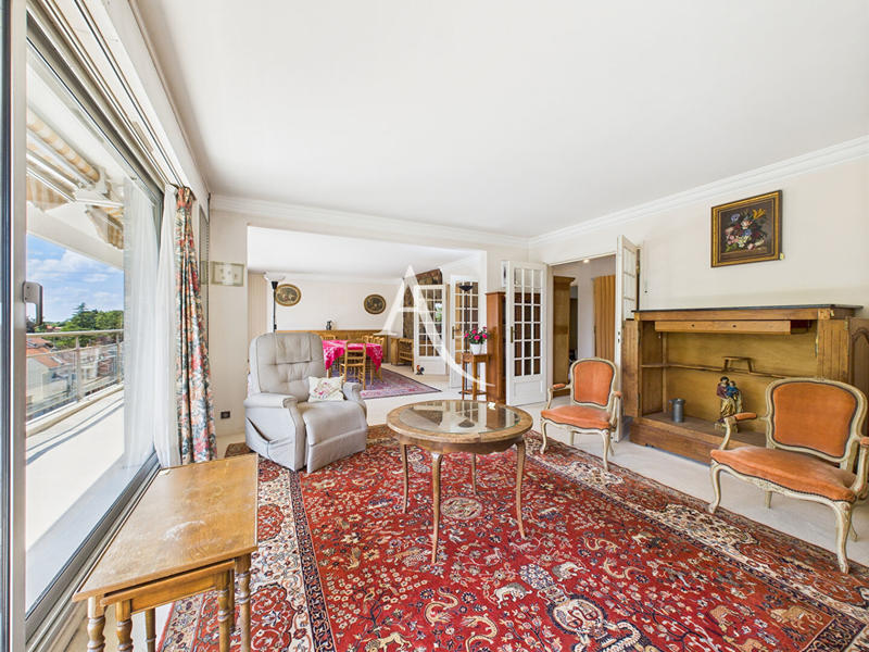 Appartement - 161 m² - 5 pièces