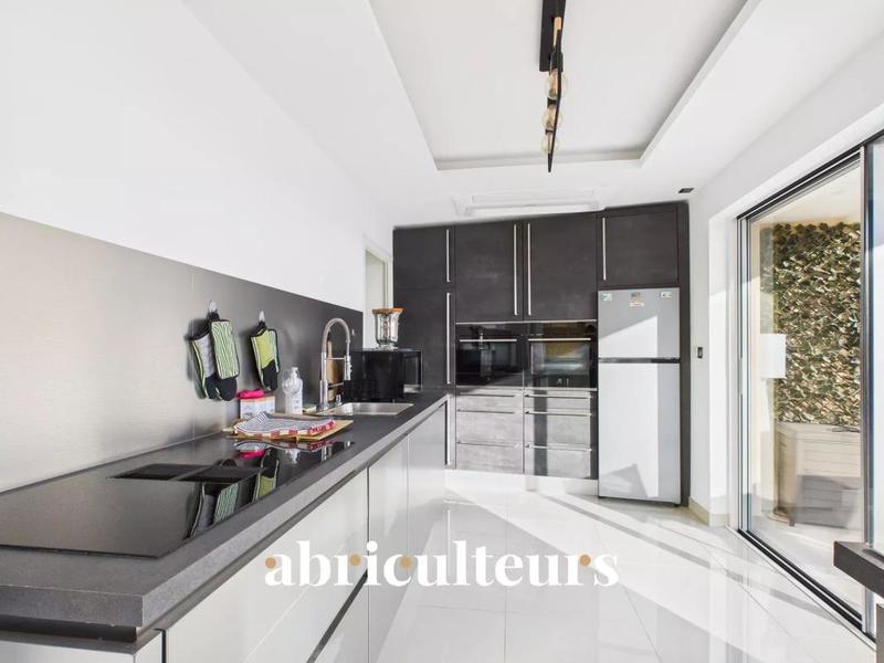 Penthouse - 78 m² - 3 pièces