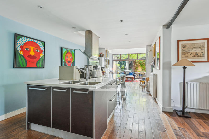 Maison - 188 m² - 7 pièces