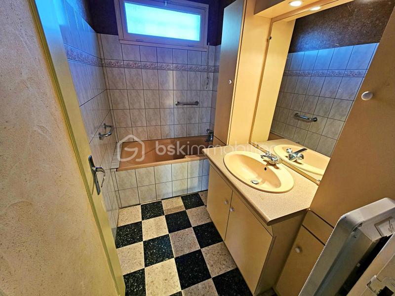 Maison traditionnelle - 84 m² - 5 pièces