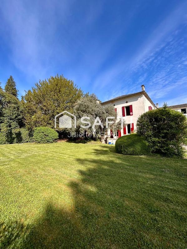 Maison - 450 m² - 16 pièces