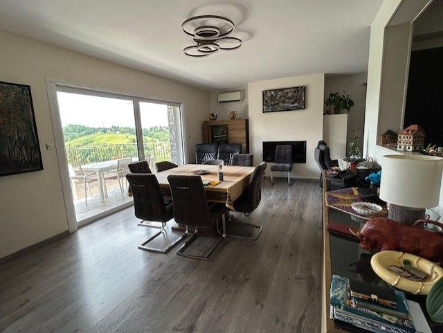 Maison - 250 m² - 7 pièces