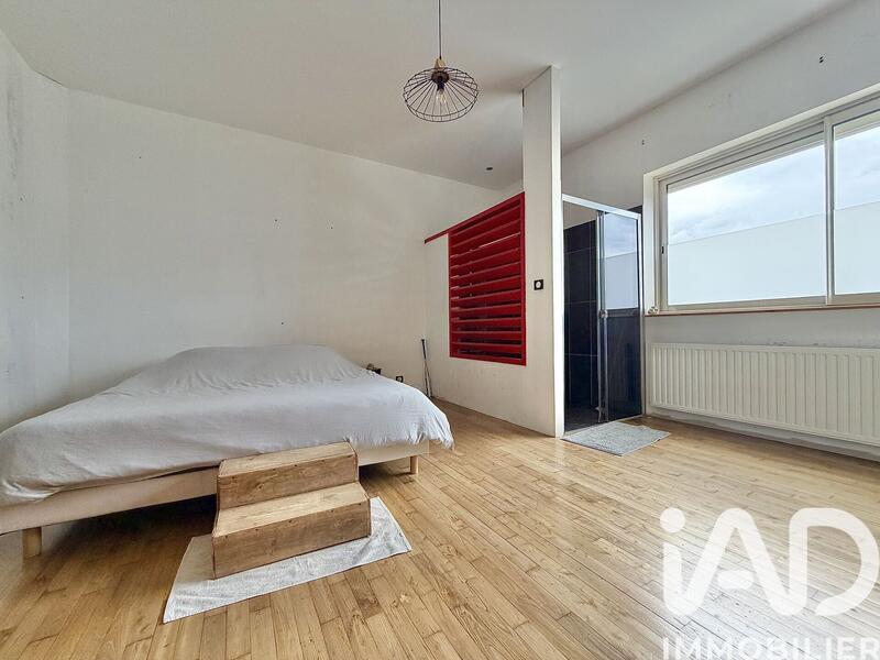 Maison - 180 m² - 6 pièces