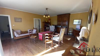 Maison de village - 241 m² - 9 pièces