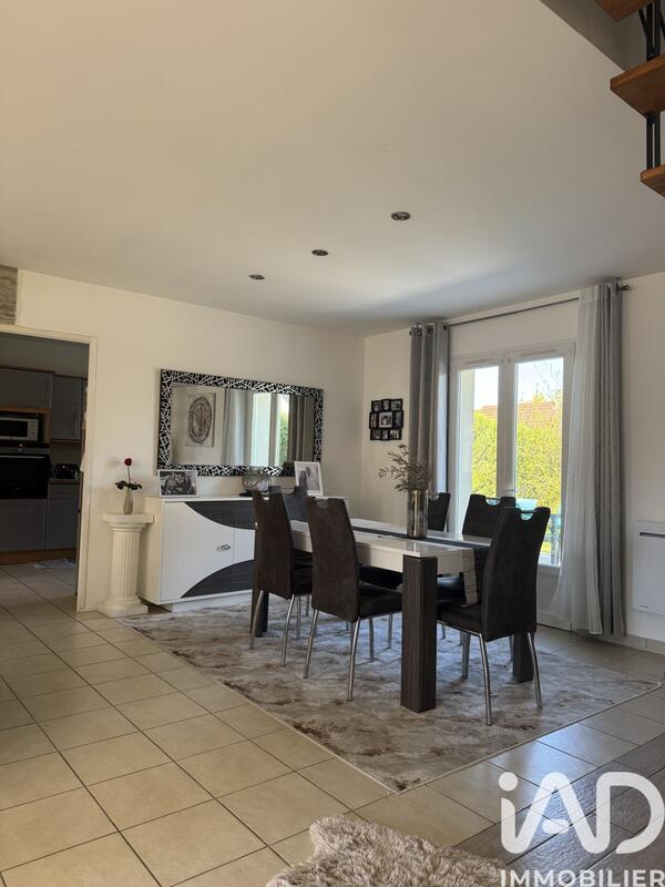 Maison - 127 m² - 7 pièces