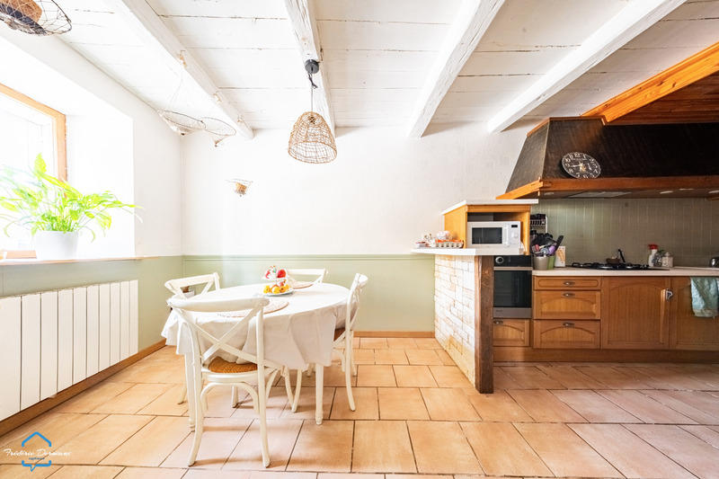 Maison - 233 m² - 8 pièces