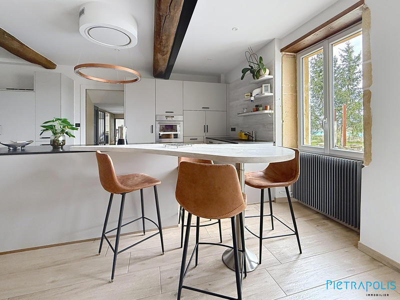 Maison ancienne - 357 m² - 5 pièces