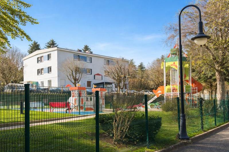 Appartement ancien - 80 m² - 4 pièces