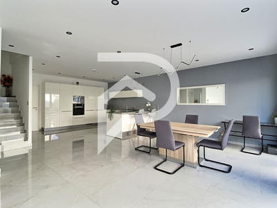 Maison - 134 m² - 6 pièces