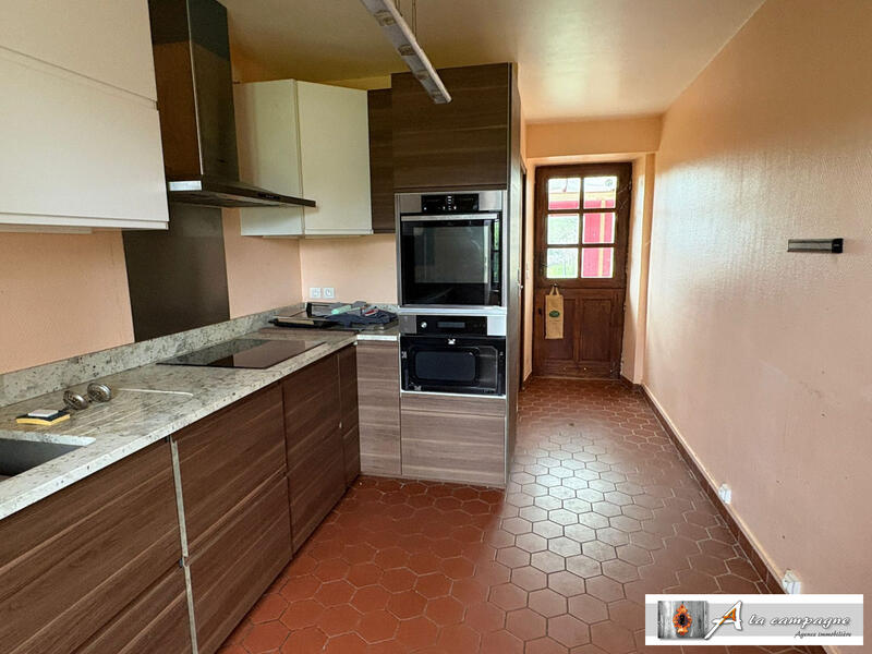 Maison - 180 m² - 6 pièces