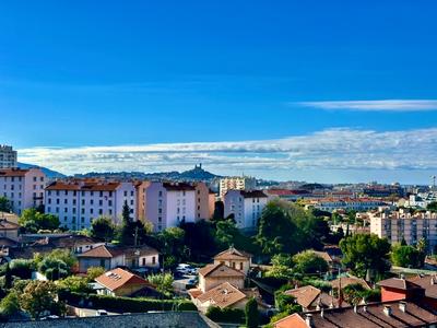 Appartement - 93 m² - 4 pièces