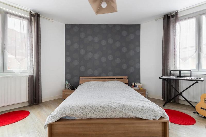 Maison - 210 m² - 8 pièces