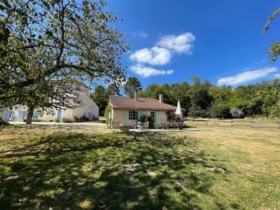 Maison - 650 m² - 23 pièces