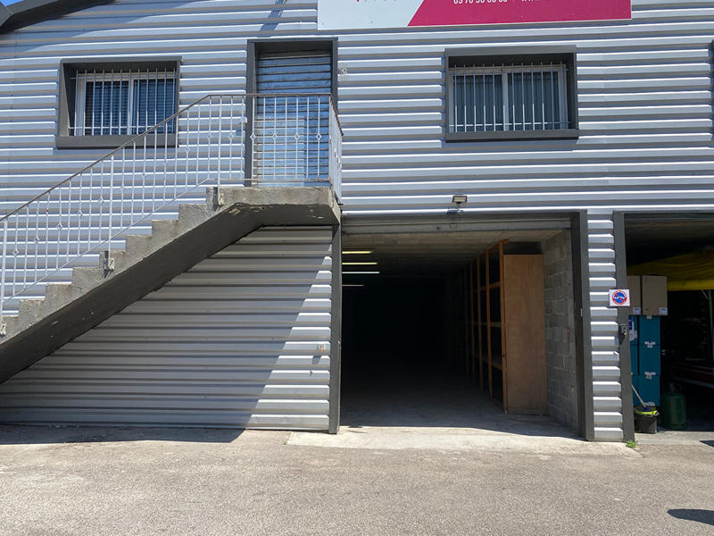 Local d'activité / Entrepôt - 140 m²