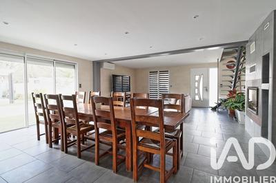 Maison - 195 m² - 7 pièces