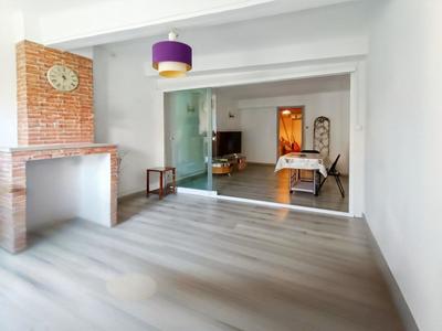 Studio - 89 m² - 3 pièces