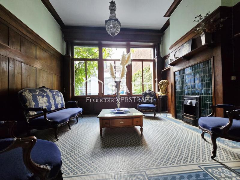 Maison de ville - 217 m² - 9 pièces