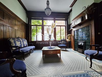 Maison de ville - 217 m² - 9 pièces