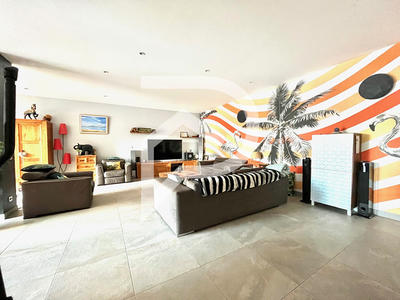 Maison - 309 m² - 7 pièces