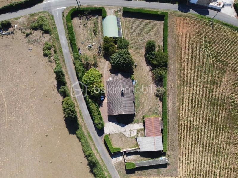 Maison traditionnelle - 167 m² - 4 pièces