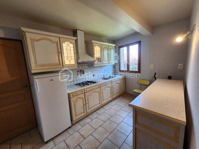 Maison traditionnelle - 230 m² - 7 pièces