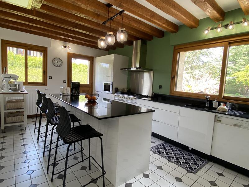 Propriété - 248 m² - 6 pièces