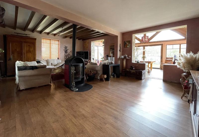 Maison - 285 m² - 9 pièces