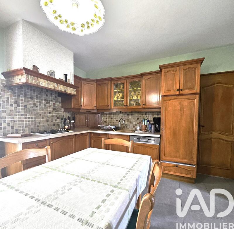 Maison - 121 m² - 5 pièces