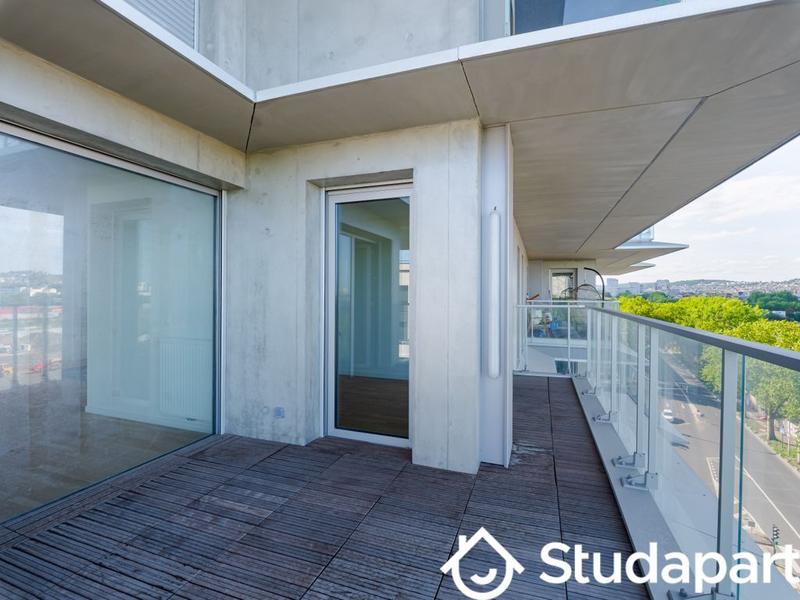 Chambre - 80 m² - 1 pièce