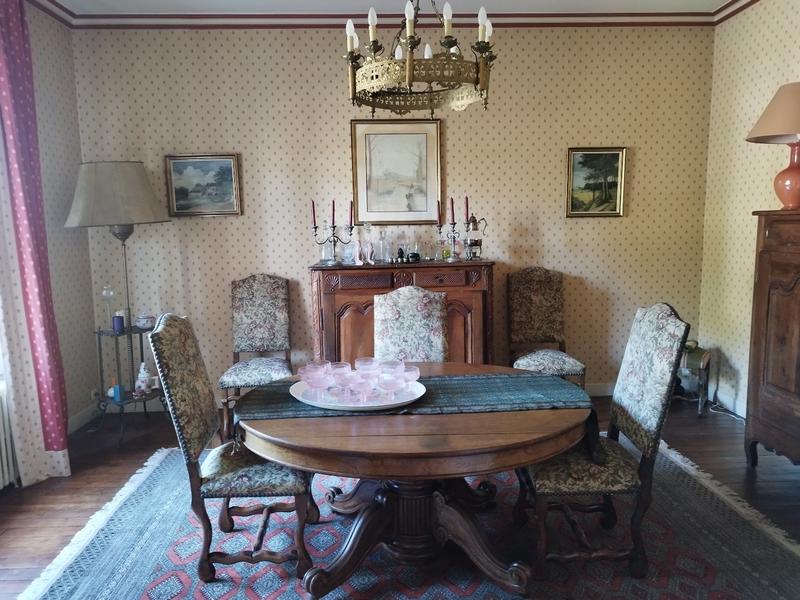 Maison - 211 m² - 8 pièces