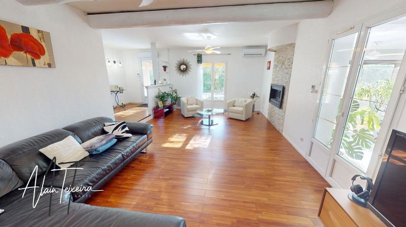 Maison - 194 m² - 9 pièces