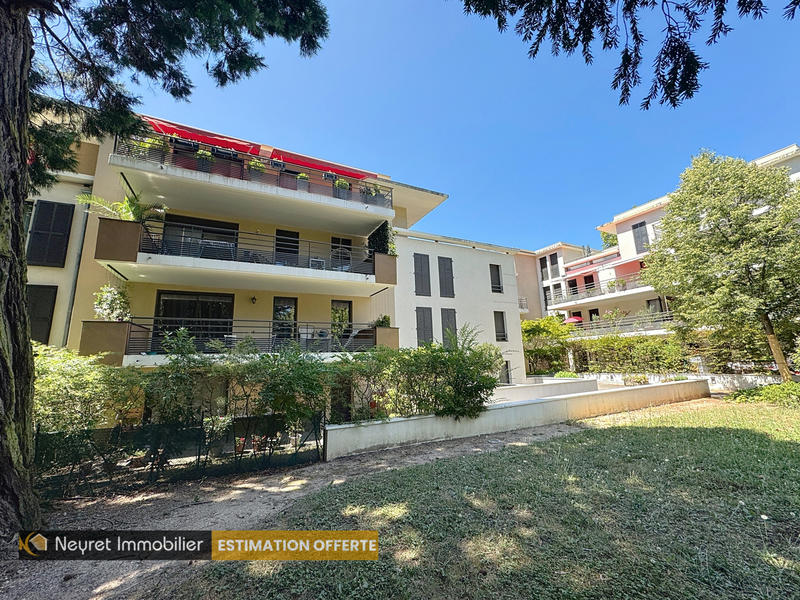 Appartement - 84 m² - 4 pièces