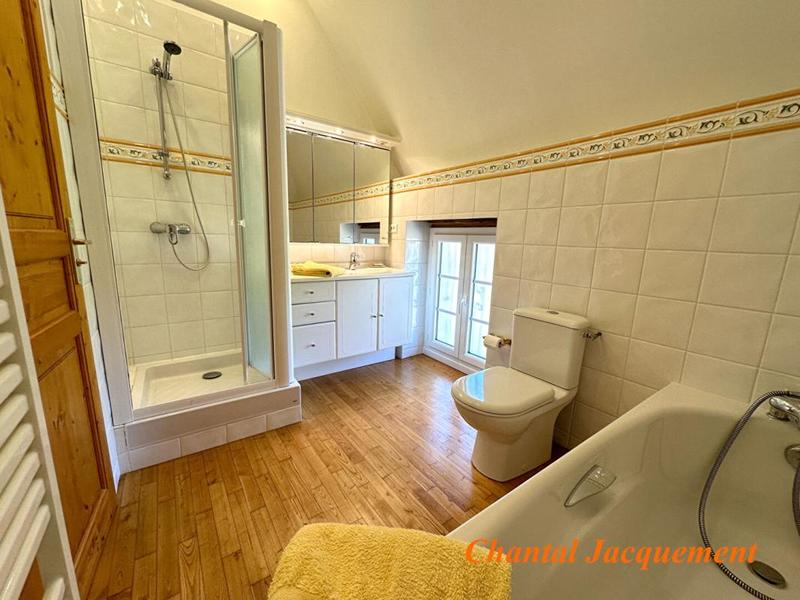 Maison - 390 m² - 16 pièces