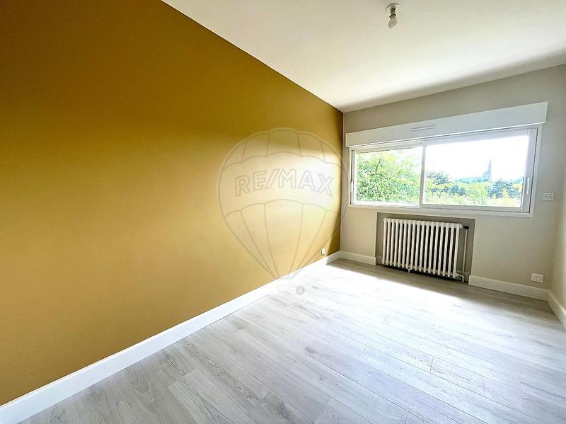 Maison - 140 m² - 8 pièces