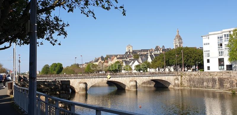 Maison - 204 m² - 6 pièces