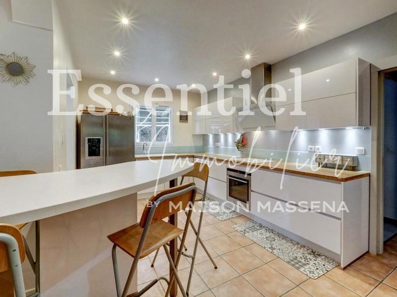 Maison - 100 m² - 5 pièces