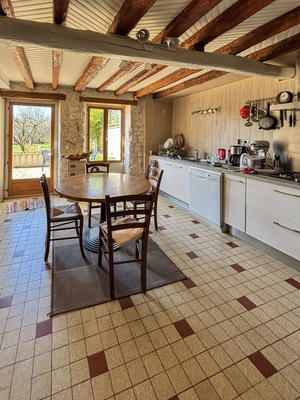 Propriété - 280 m² - 13 pièces