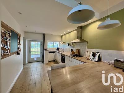 Maison - 201 m² - 6 pièces