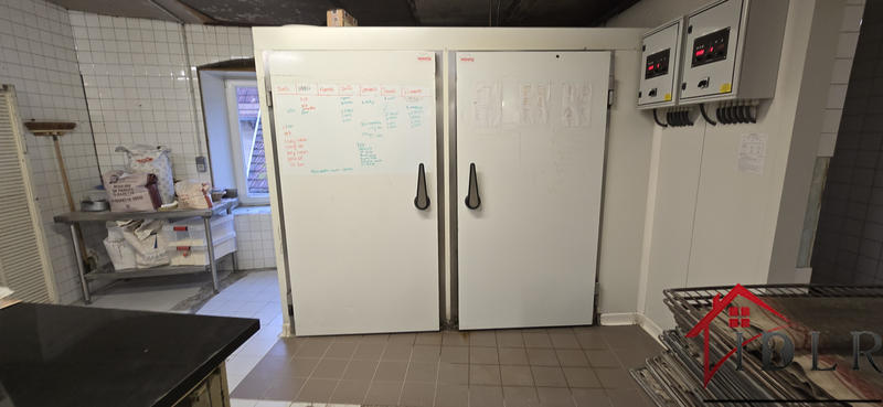 Fonds de commerce - Magasins - 200 m²