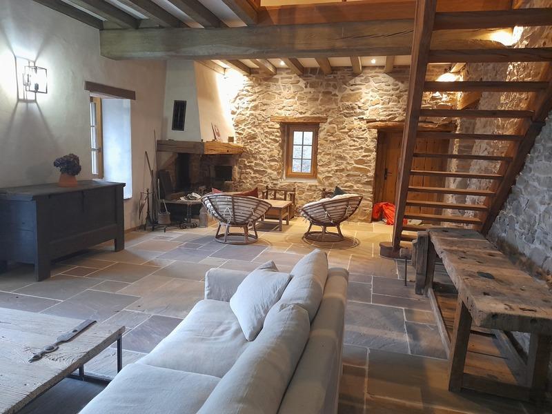 Propriété - 220 m² - 8 pièces