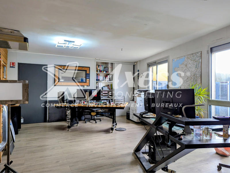 Local d'activité / Entrepôt - 600 m²