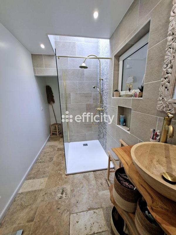 Demeure - 262 m² - 12 pièces