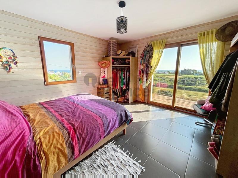 Maison - 216 m² - 9 pièces