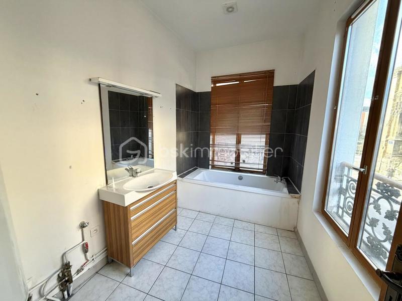 Immeuble - 205 m² - 10 pièces