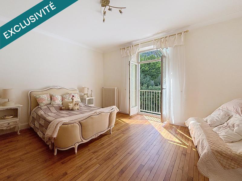 Maison de maîtres - 381 m² - 11 pièces