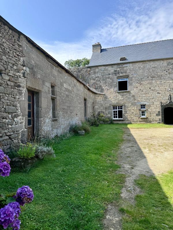 Maison - 316 m² - 9 pièces