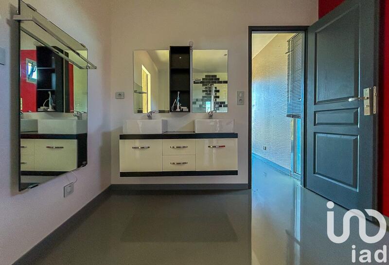 Maison - 194 m² - 7 pièces