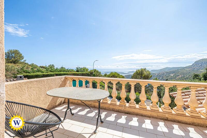 Villa - 220 m² - 6 pièces